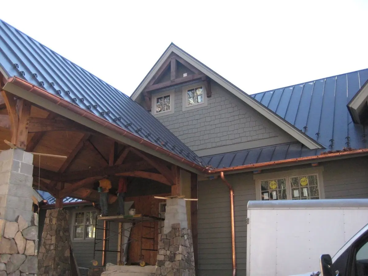 Craftsman Roofing team delivering quality roofing work in Leasburg